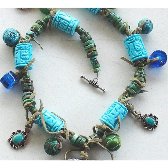 Handmade chunky stone boho statement necklace - Picture 3 of 10